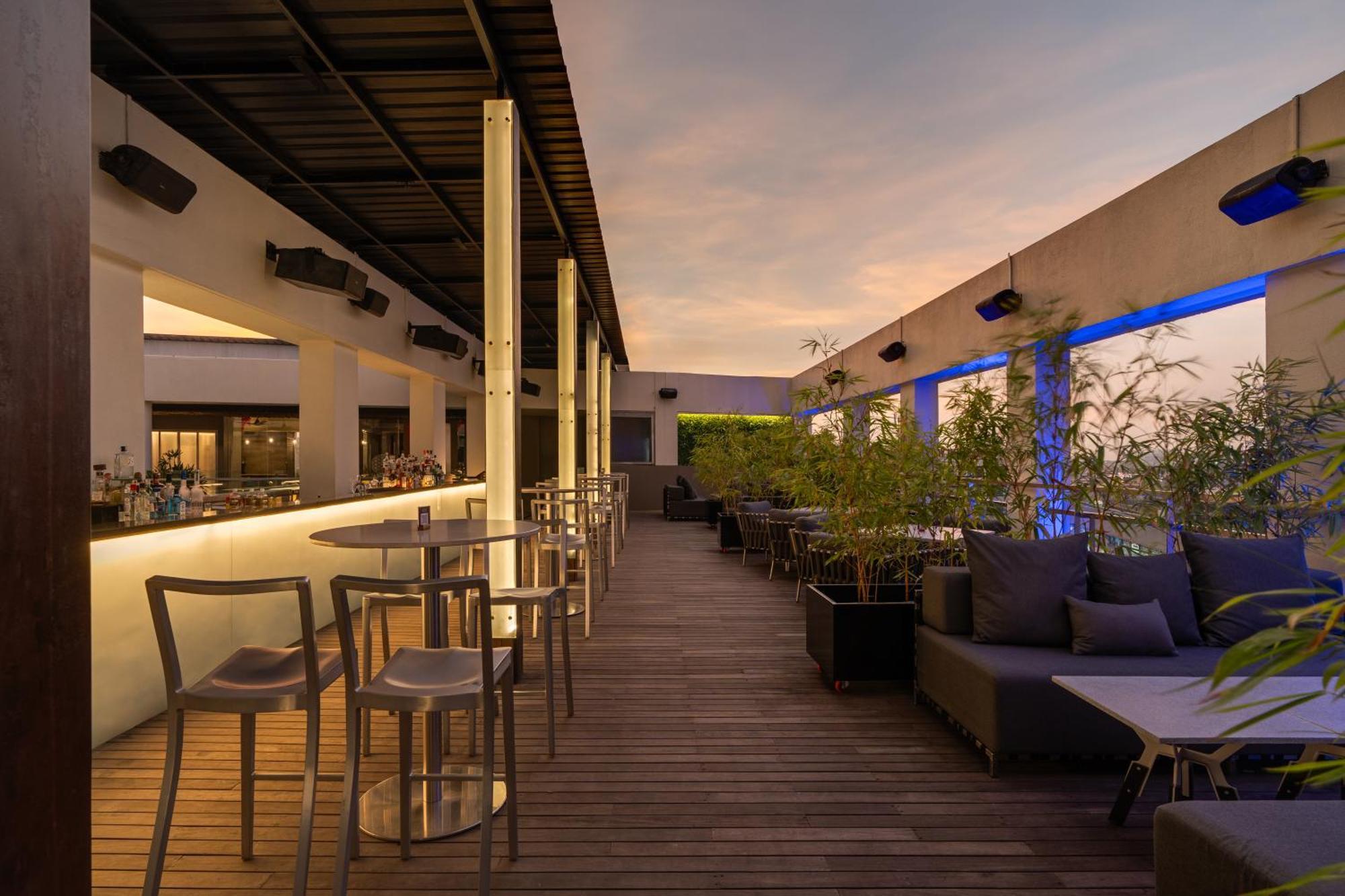 Avasa Hotel Hyderabad Eksteriør bilde